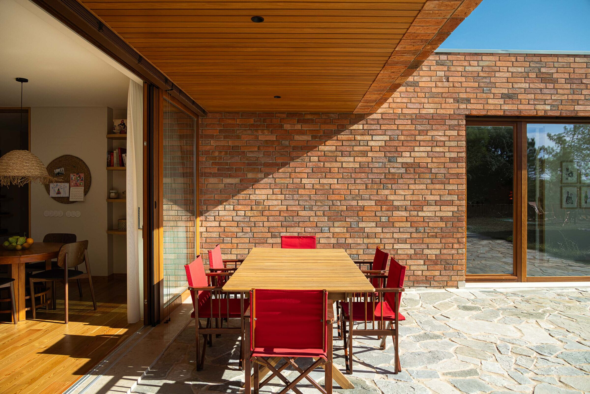 https://archello.com/story/152203/attachments/photos-videos/29 photo_credit Ivo Tavares Studio