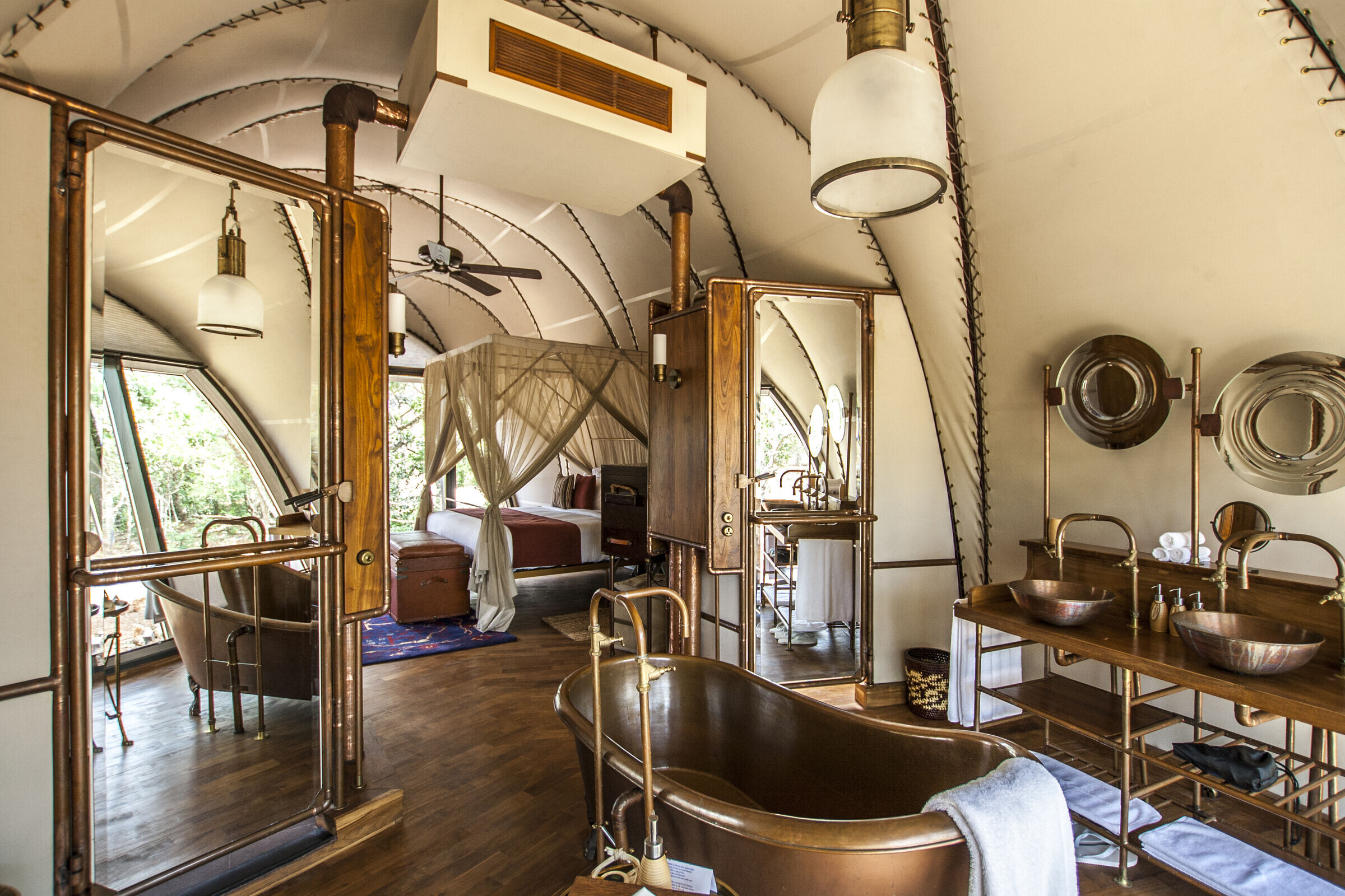 https://archello.com/story/152361/attachments/photos-videos/4 photo_credit Nomadic Resorts