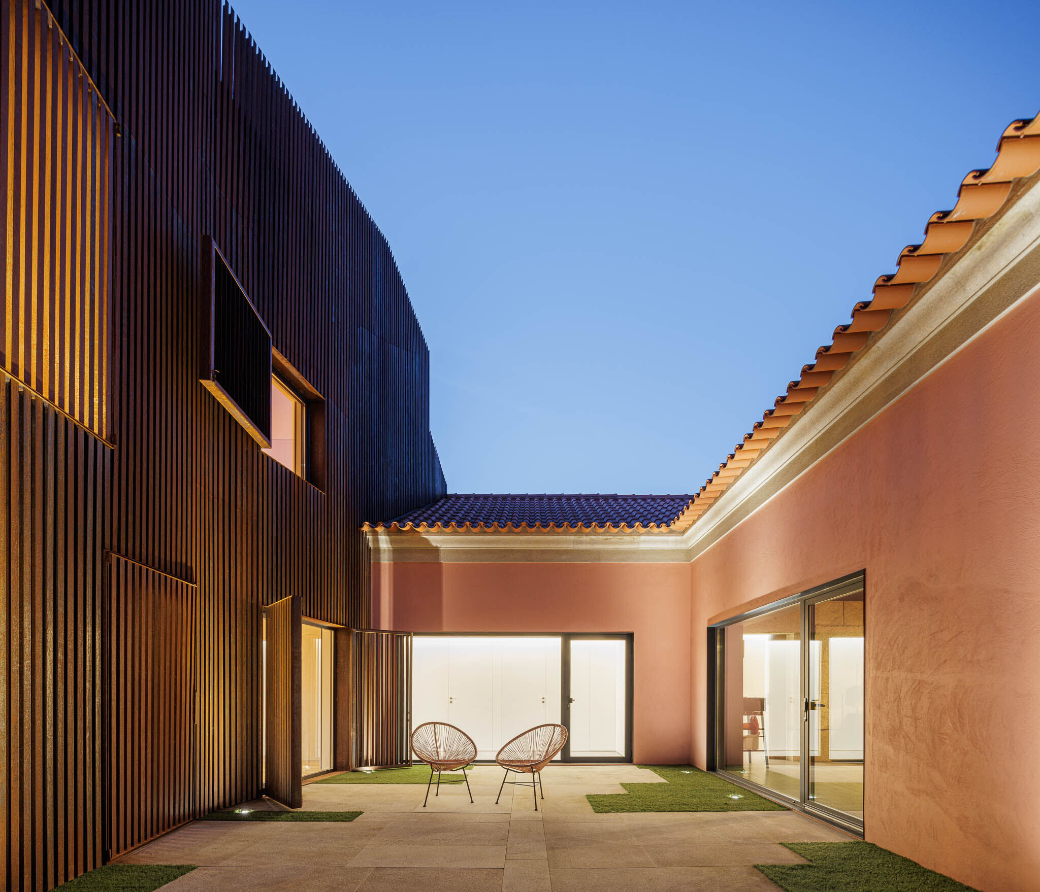 https://archello.com/story/152355/attachments/photos-videos/12 photo_credit Ivo Tavares Studio