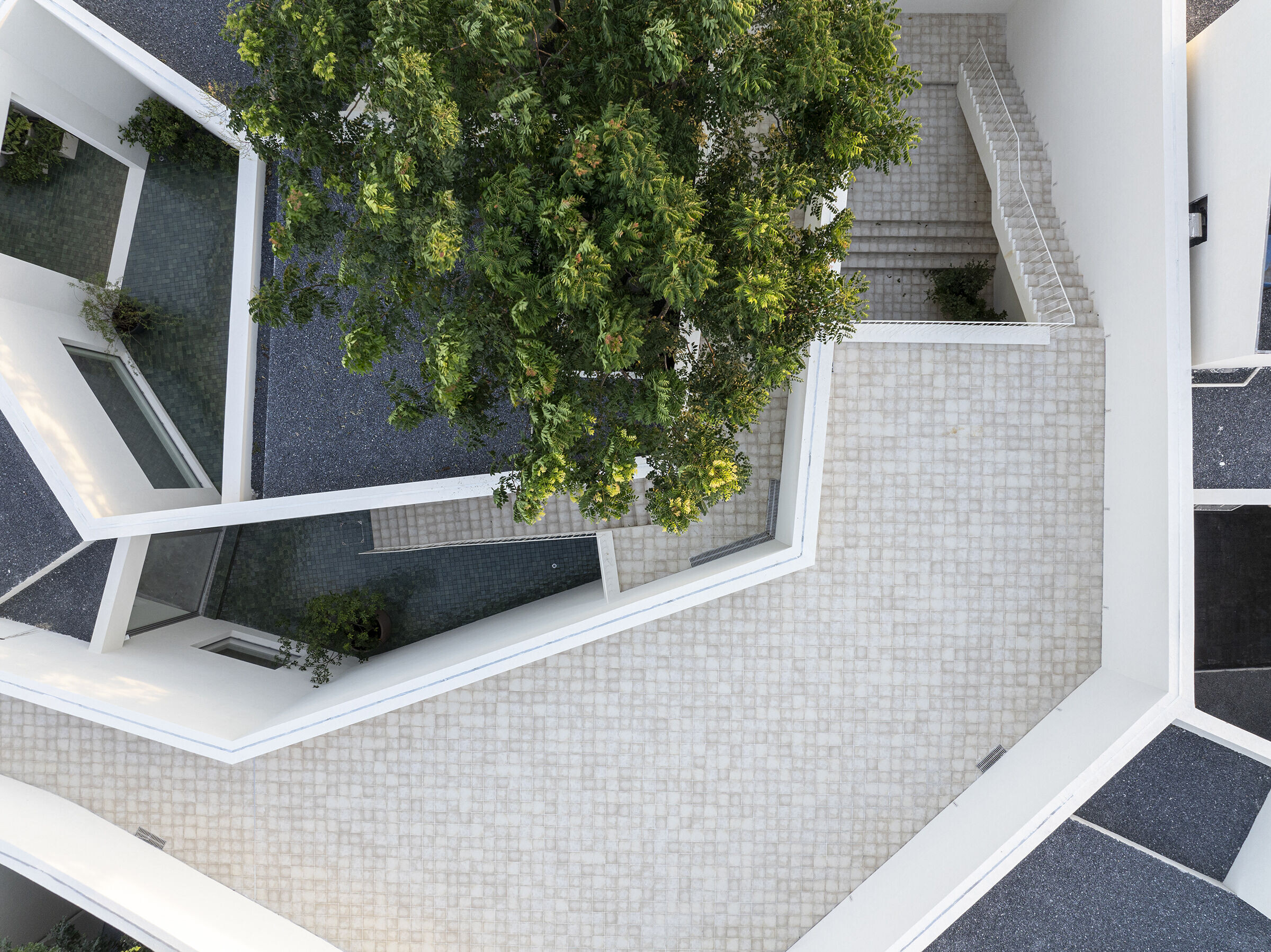 https://archello.com/story/152571/attachments/photos-videos/7