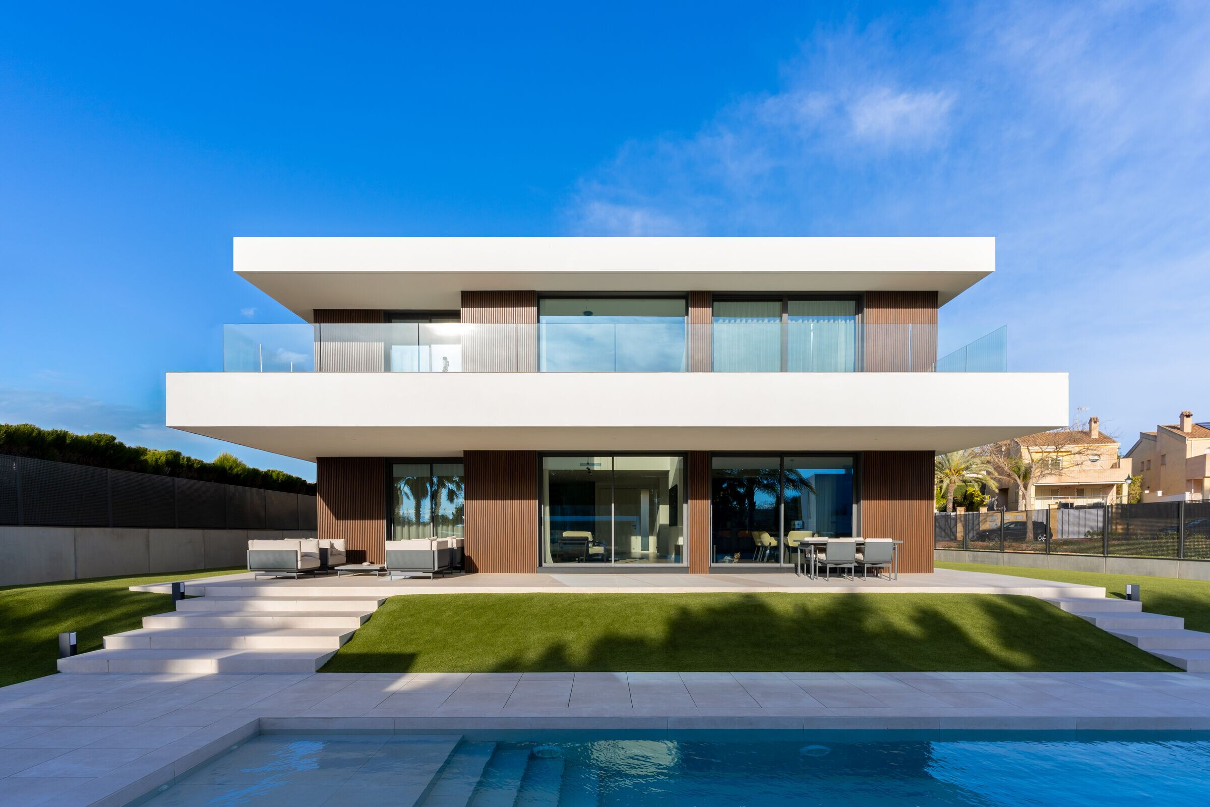 https://archello.com/es/story/152545/attachments/photos-videos/1 photo_credit Casas inHAUS | Luxury house in Valencia