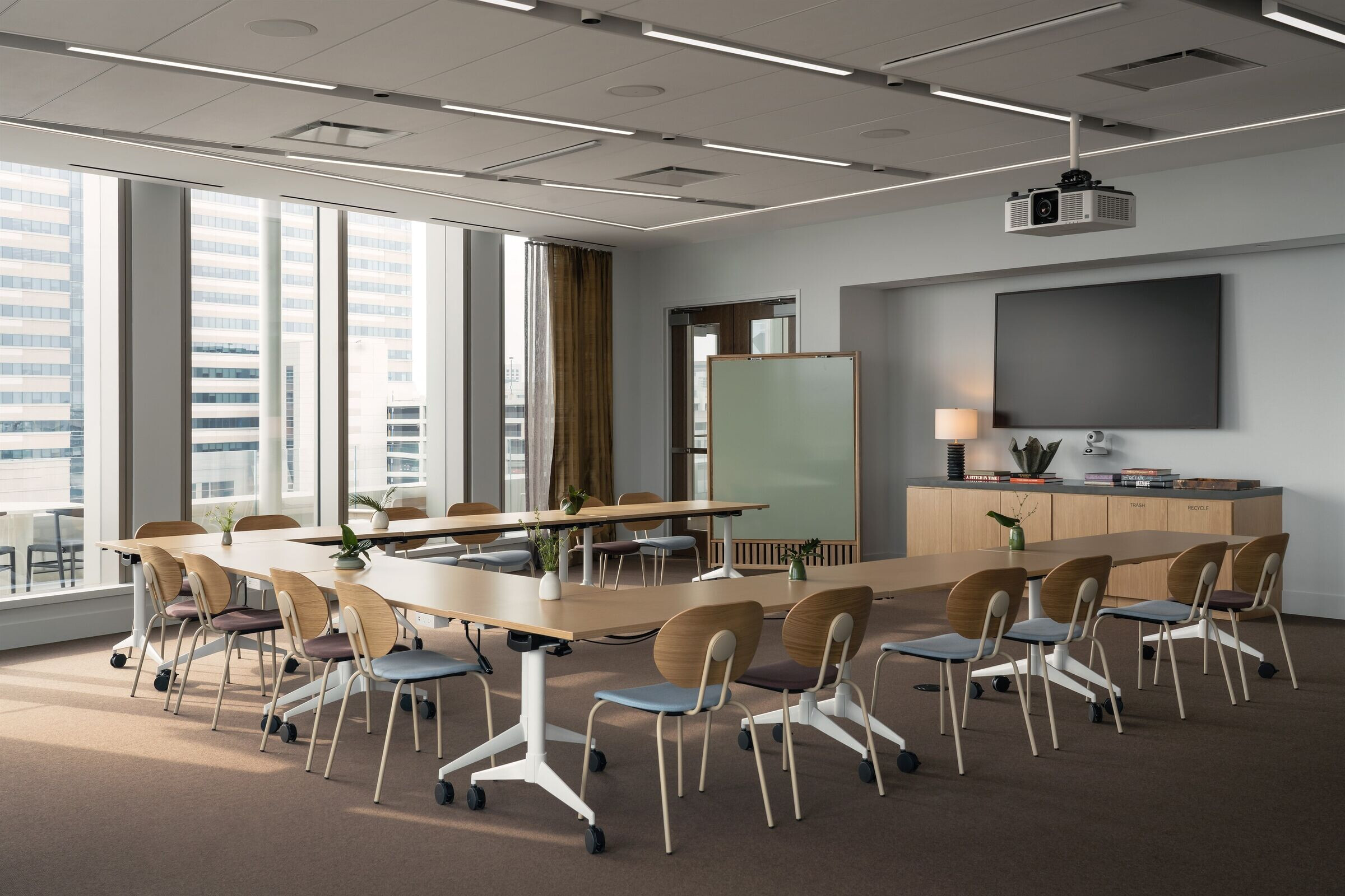 https://archello.com/story/153131/attachments/photos-videos/22 photo_credit Chase Daniel, courtesy of Beacon Capital Partners