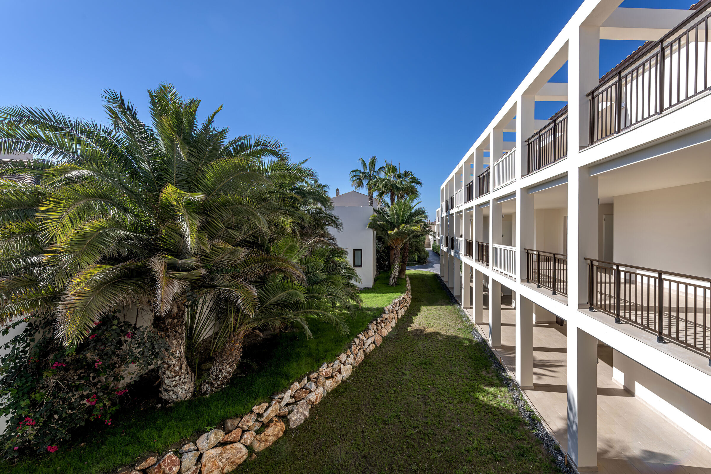 https://archello.com/story/153106/attachments/photos-videos/7 photo_credit Edgar de la Cova Abós http://www.redsofastudio.com