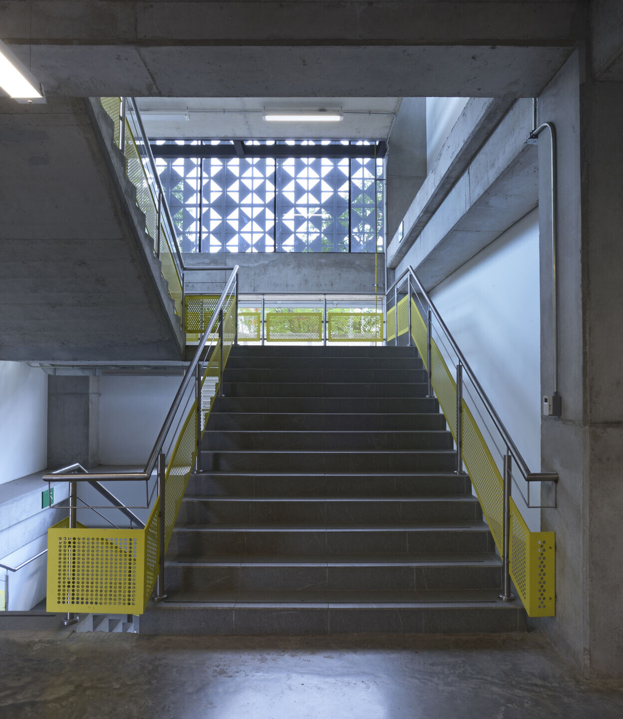 https://archello.com/story/153262/attachments/photos-videos/18