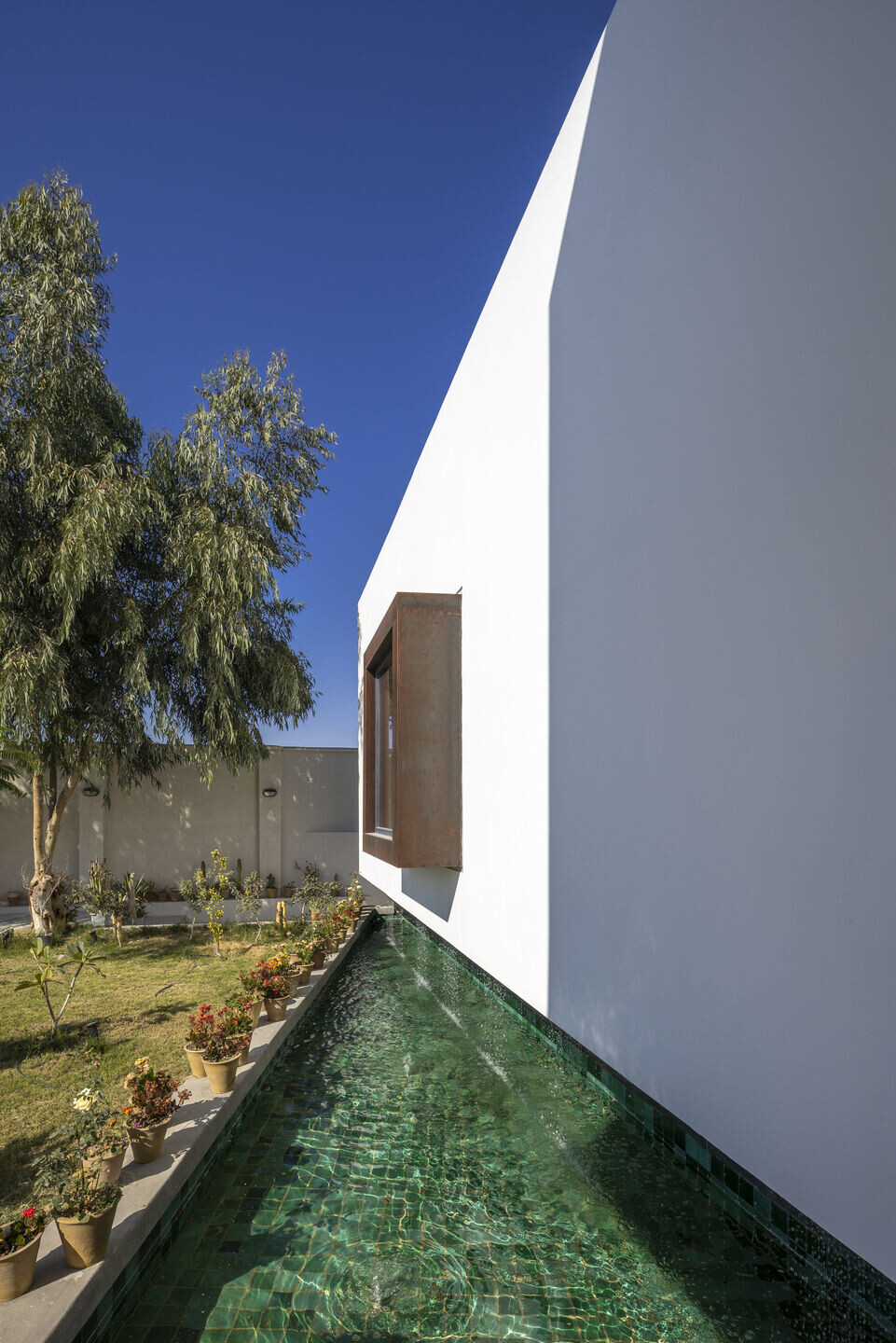 https://archello.com/story/153329/attachments/drawings/4 photo_credit Parham Taghioff