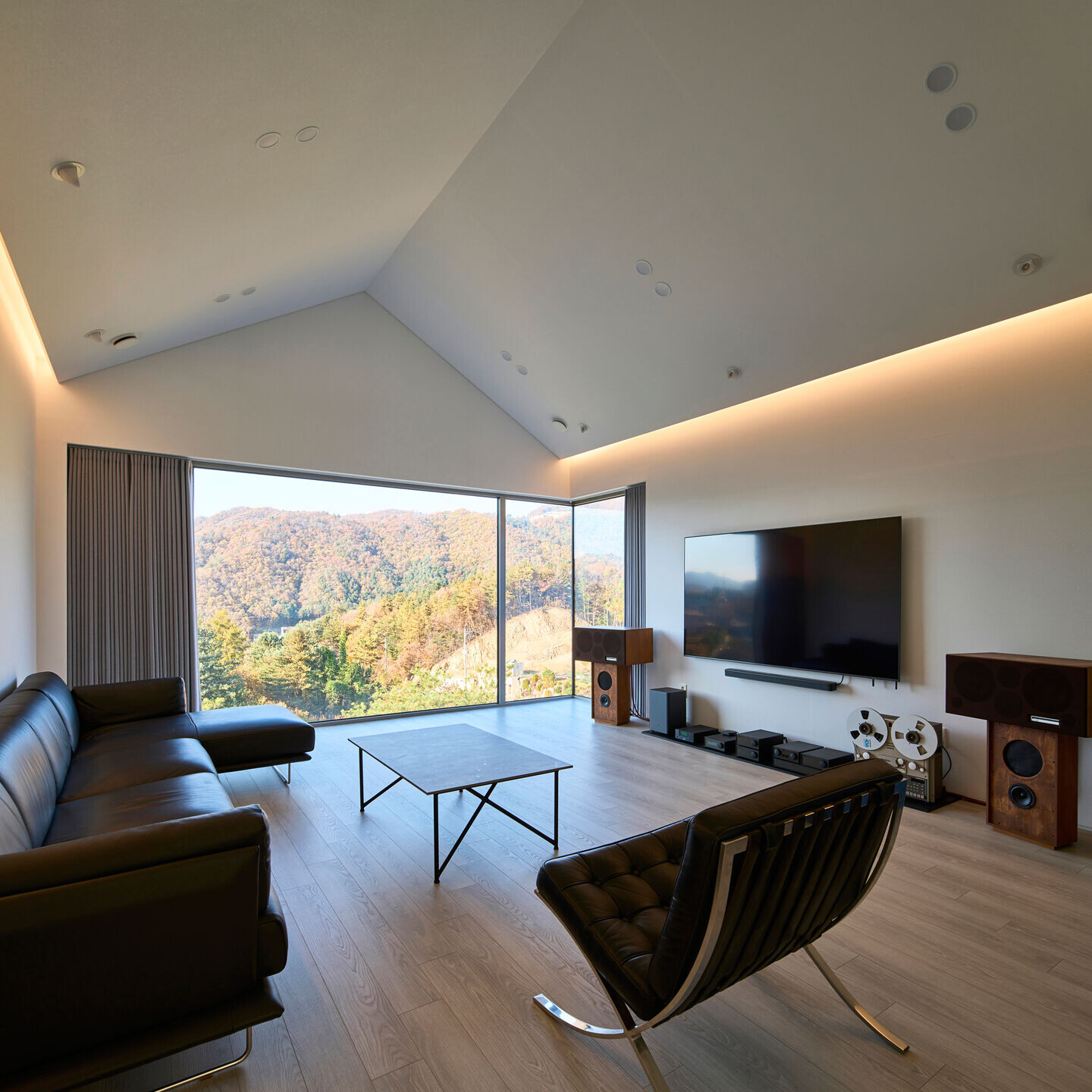 https://archello.com/story/153407/attachments/photos-videos/15 photo_credit Jinbo Choi
