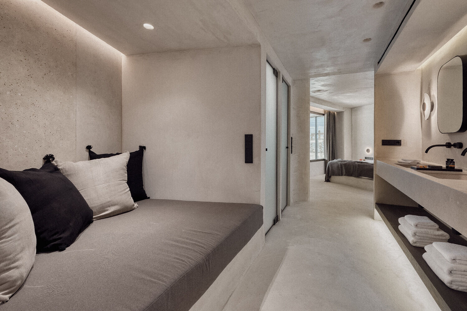 https://archello.com/story/153558/attachments/photos-videos/17 photo_credit https://www.fakaros.com/